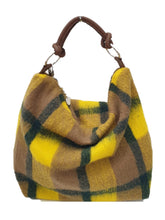 Carica l&#39;immagine nel visualizzatore di Gallery, Paola  New Tartan - La sacca scozzese per l&#39;autunno-inverno &#39;23!
